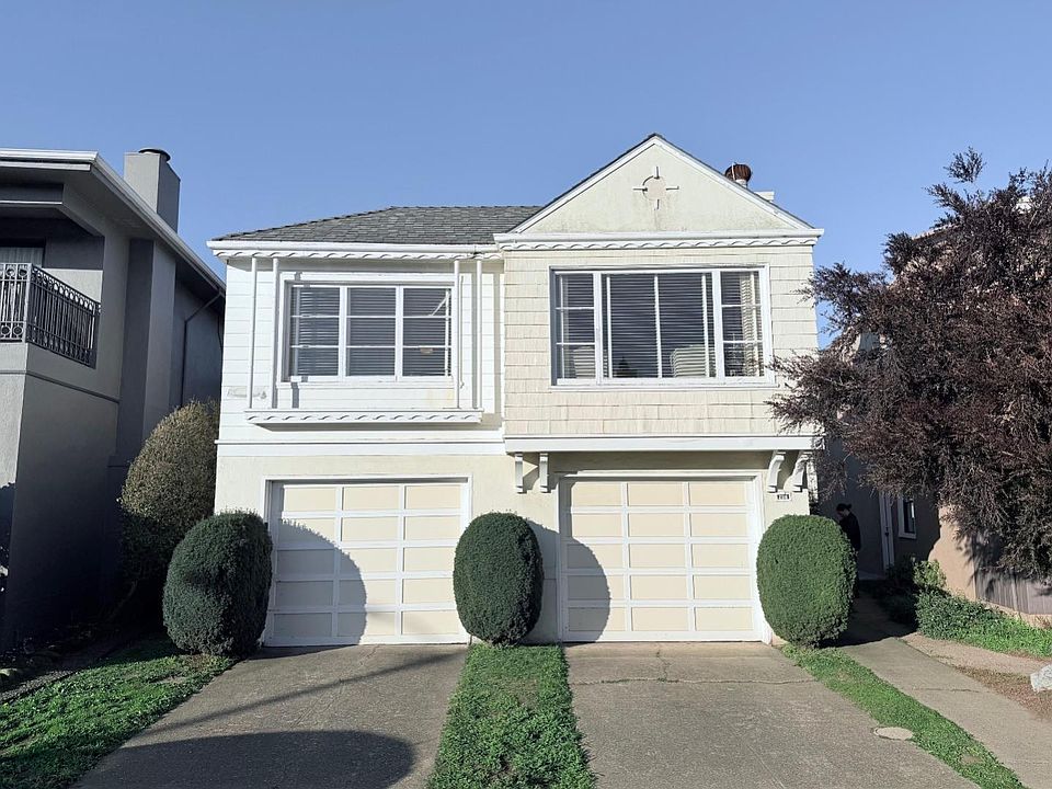 1st image of 206 Country Club Dr