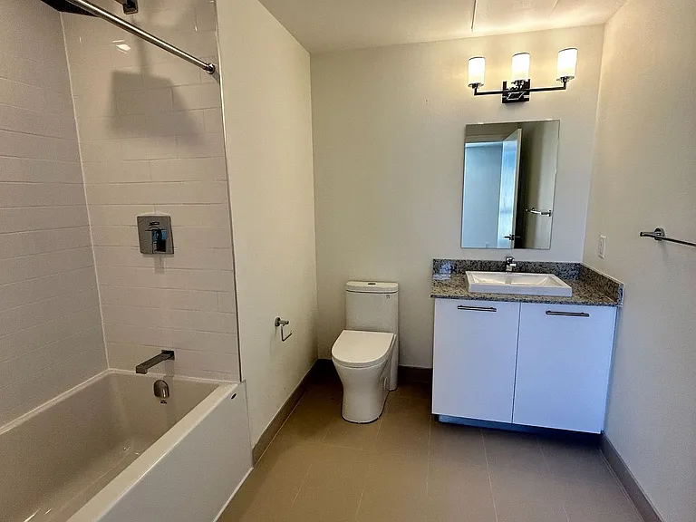 101 Cathedral High St #Penthouse 16 — Photo 3