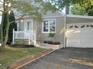 14 Wayside Ter, Tinton Falls, NJ 07712