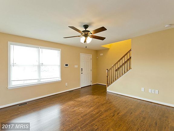 Living Room w/main entry