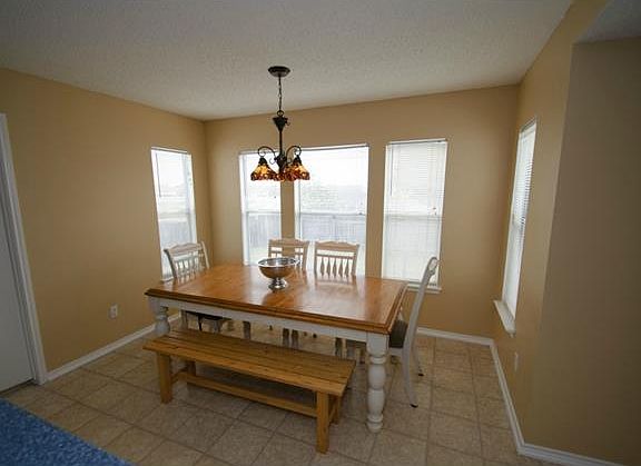5th image of 804 Catumet Dr