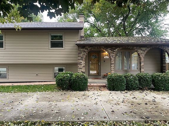 3rd image of 3900 Fairview Ave