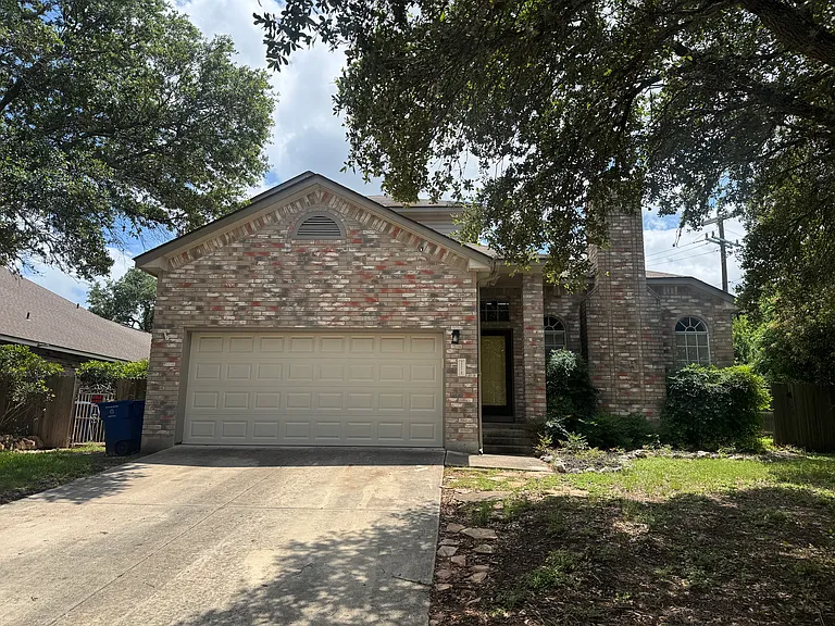 2214 Encino Clf — Photo 1
