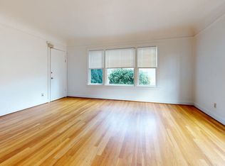 Oregonian, Seattle, WA 98116