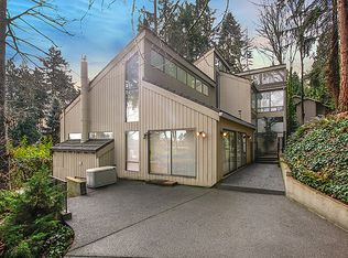 9426 SE 52nd St, Mercer Island, WA 98040