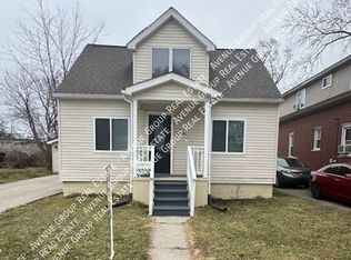22044 Pleasant Ave, Eastpointe, MI
