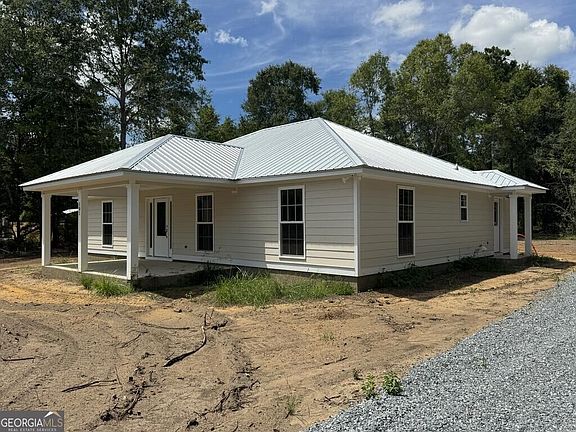 2nd image of 101 Bluegill Rd