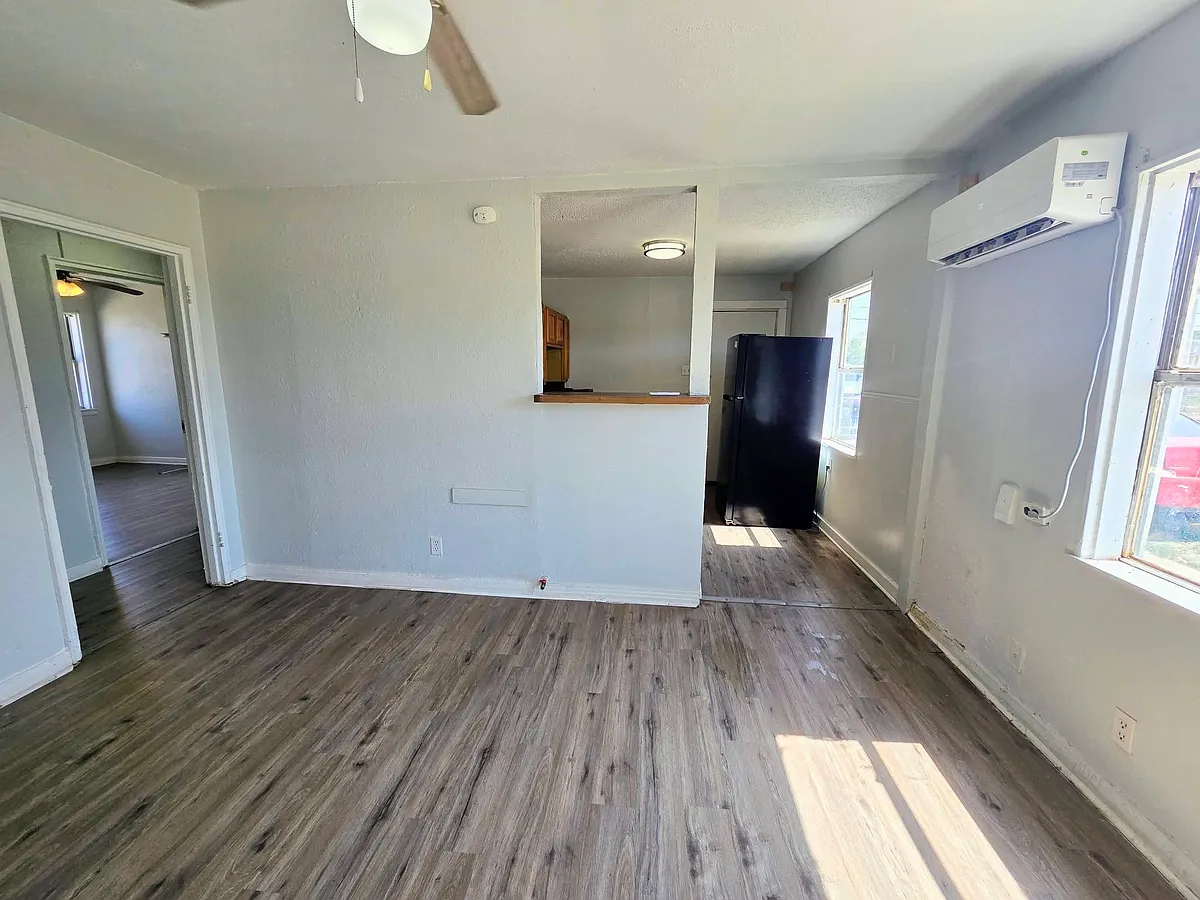 Building Photo - 1516 Sycamore St #B