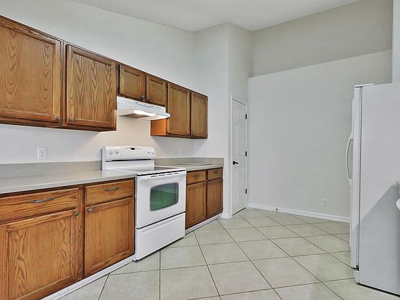 5th image of 8840 Goodbys Trace Dr