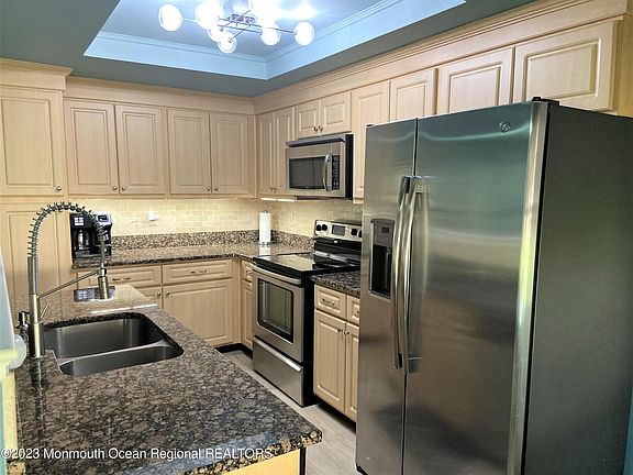 4th image of 1127 Thornbury Lane #b
