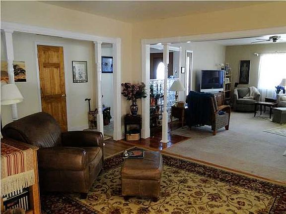 4th image of 108 Darlene Cir