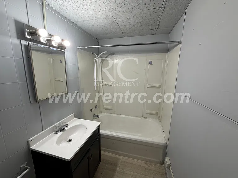 1602-2 E Main St — Photo 3
