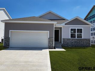 5425 N 186th St, Elkhorn, NE 68022