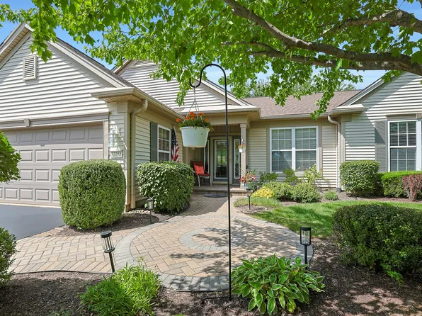 12255 Arlington Dr, Huntley, IL 60142