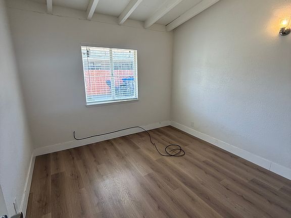4th image of 343 E Avenue Q7