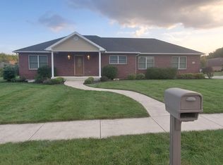 3111 Bridlewood Dr, Sidney, OH 45365