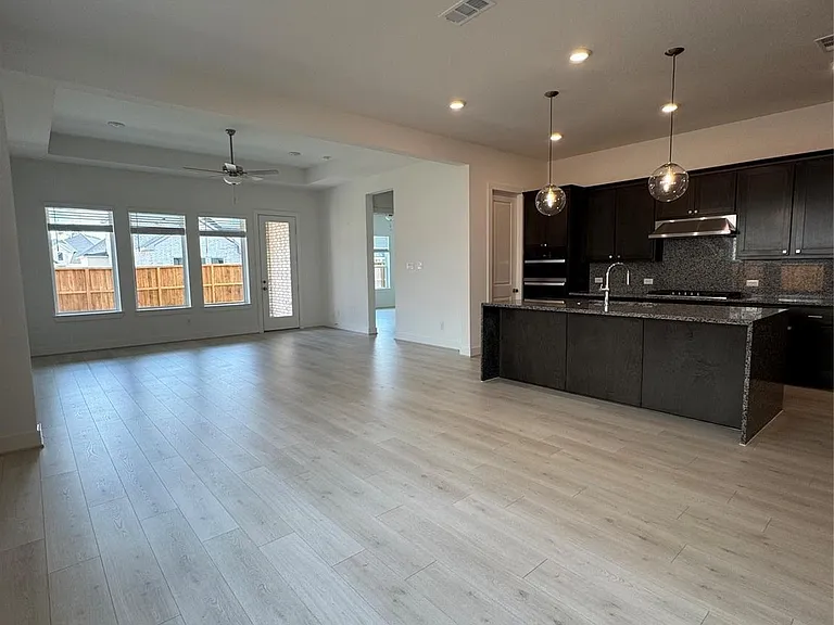 7129 Carriage Light Dr — Photo 19