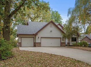 2032 Oakridge St, Saint Paul, MN 55119