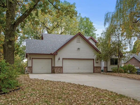 2032 Oakridge St, Saint Paul, MN 55119