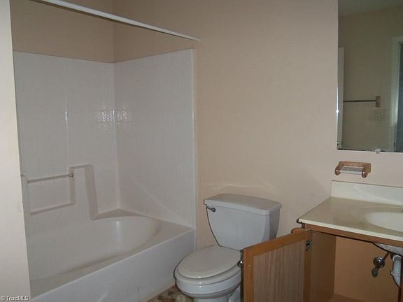 3rd image of 1107 Lombardy St