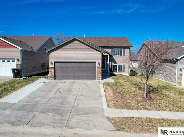 5119 NW Pemberly Ln, Lincoln, NE 68521