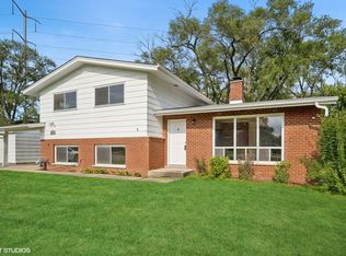 1235 Sunset Ridge Rd, Northbrook, IL 60062
