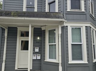 2052 SE Morrison St APT 2, Portland, OR 97214