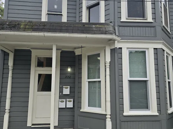 2052 SE Morrison St APT 2, Portland, OR 97214