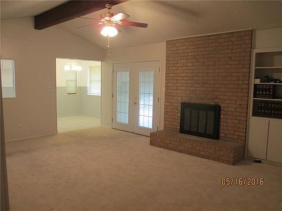 2nd image of 502 Oakwood Dr