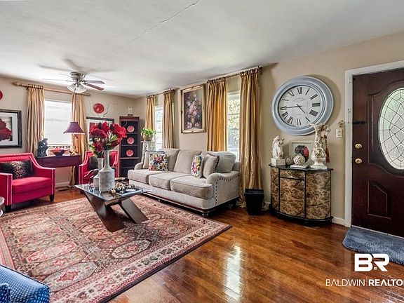 4th image of 109 Esplanade Ave