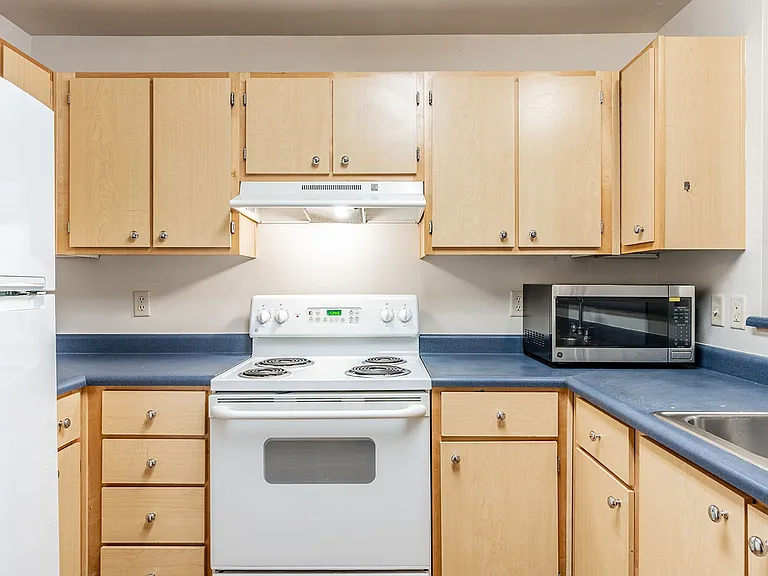 INCOME RESTRICTED Affordable Apartments in Hazelwood! — Photo 17