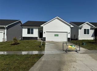 431 43rd St SW, Altoona, IA 50009