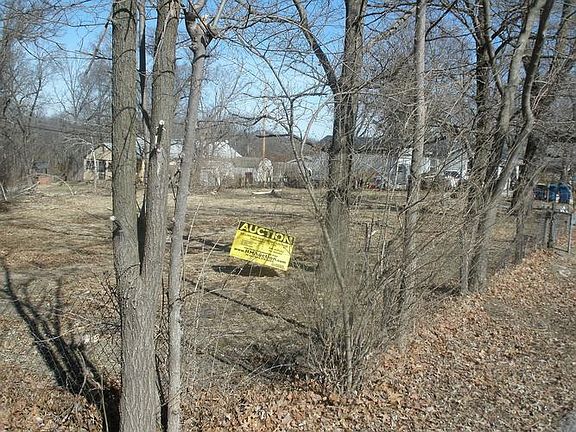 3rd image of 101 Greenwood Ave