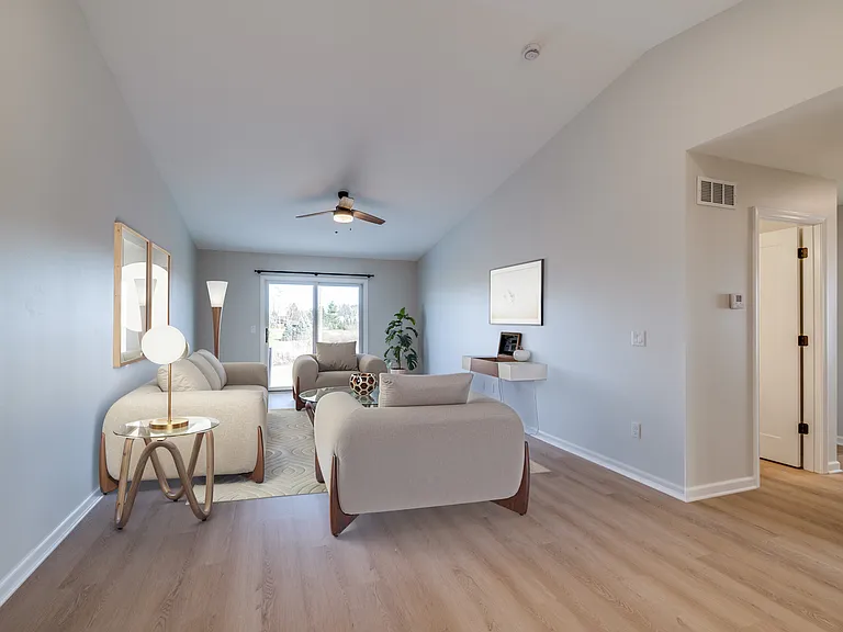8028 Memorial Hwy — Photo 14