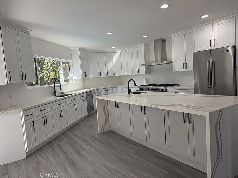 5527 Beckford Ave — Photo 13