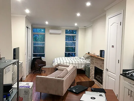 Rented by Francine Realty | media 16
