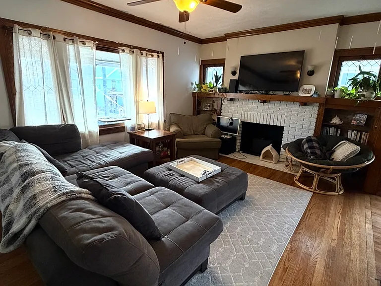 1358 Cranford Ave — Photo 10