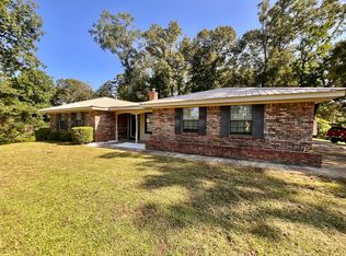 9046 E Pkwy N, Lauderdale, MS 39335