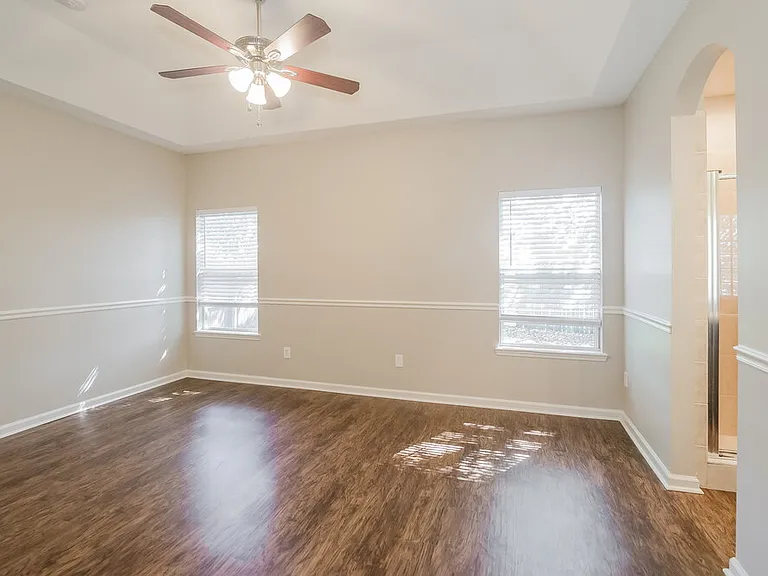 8413 Staplehurst Dr W — Photo 9