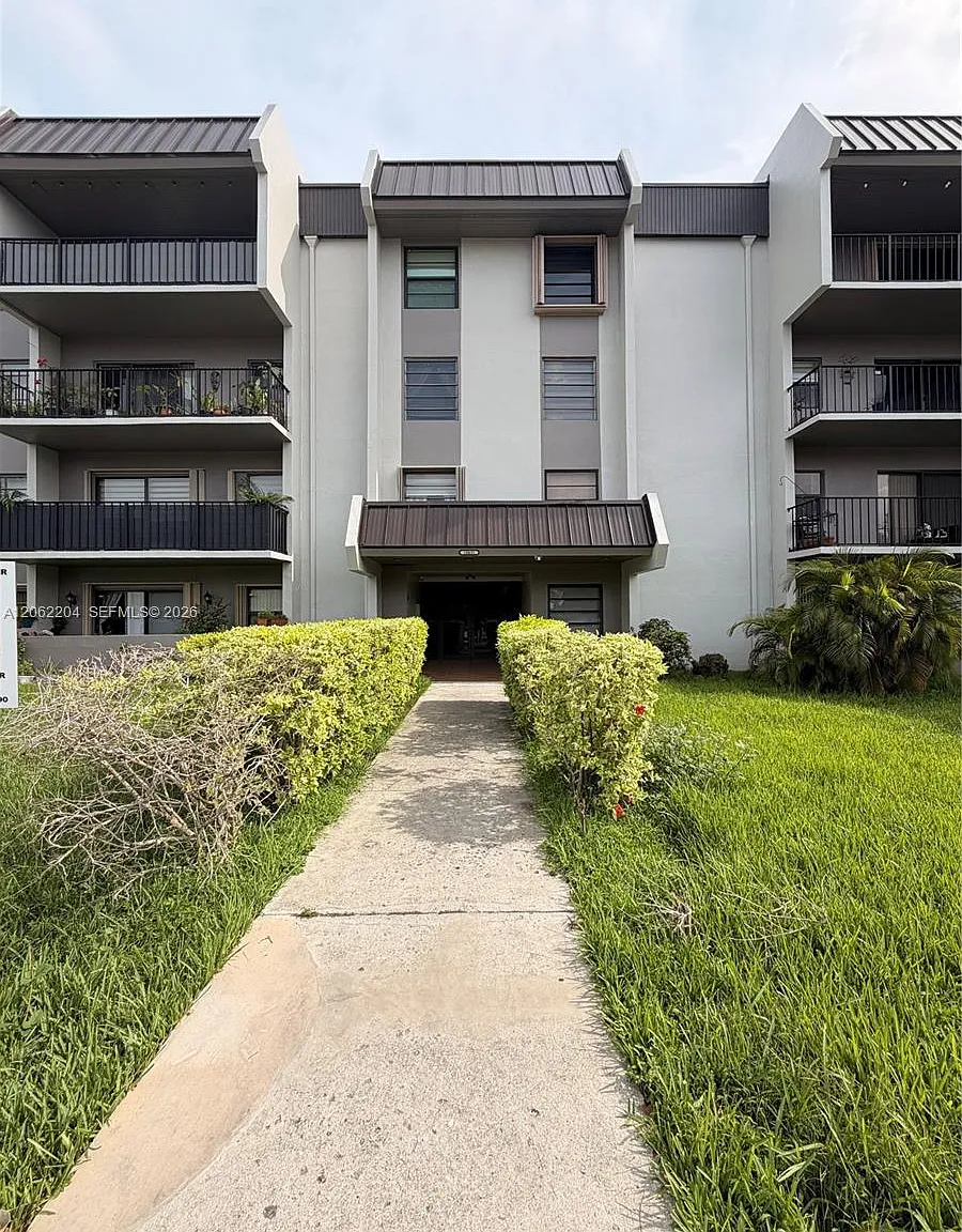 Nob Hill West Condo — Photo 1