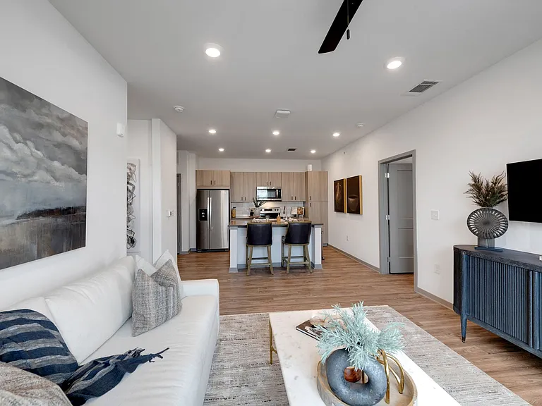 The Depot Luxury Apartments — Photo 38