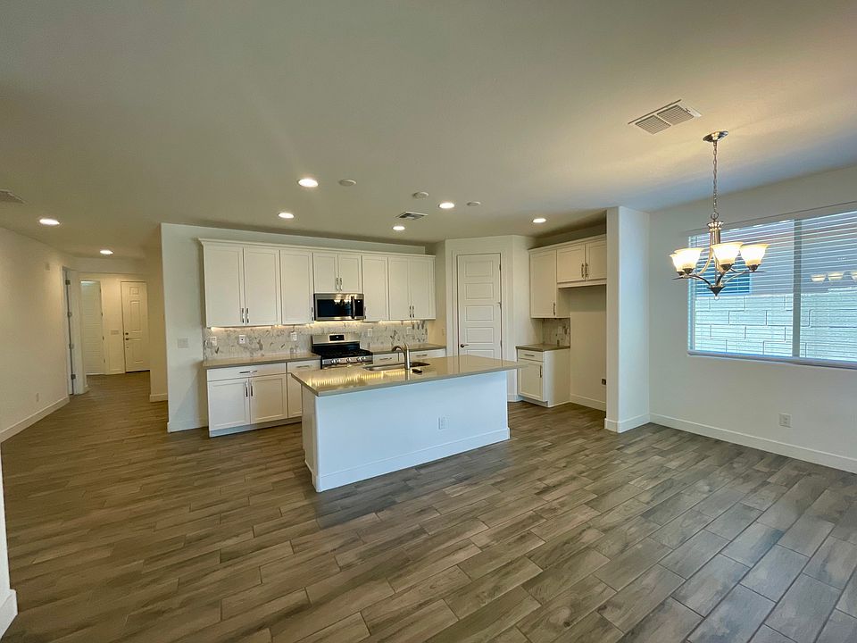 1st image of 12389 N 173rd Ln