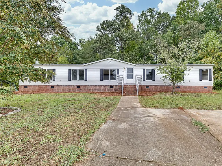 516 Golden Pine Ct — Photo 1
