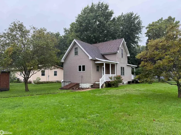301 S 2nd St, Farmington, IA 52626