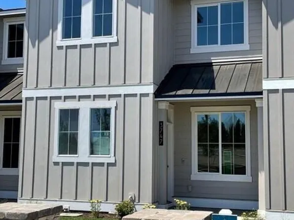 3007 NE Red Jasper Pl, Bend, OR 97701