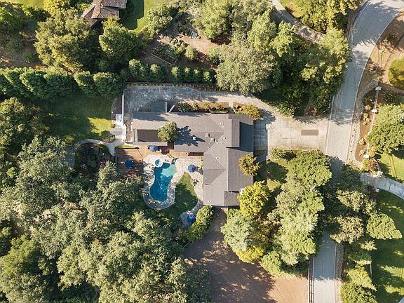 3rd image of 14475 Bowden Ct