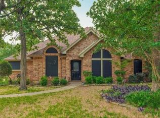104 NE Brushy Mound Rd, Burleson, TX 76028