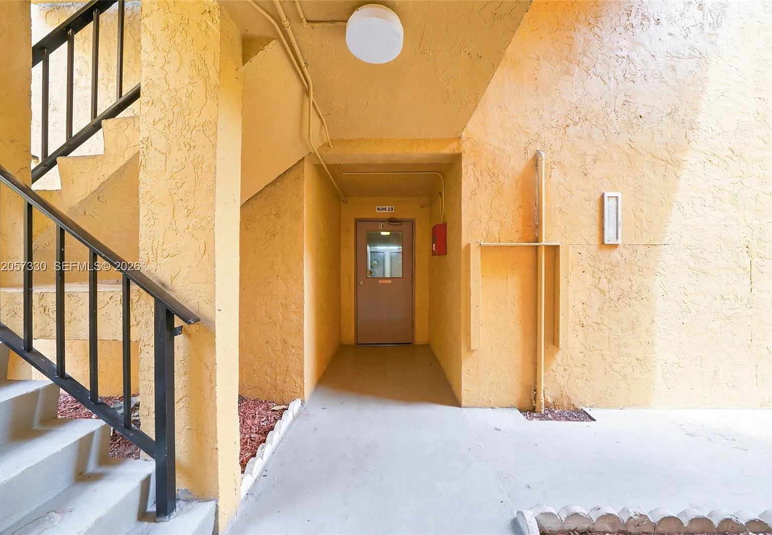 Heritage Circle Condo — Photo 3