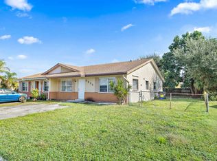 3856 Van Cott Cir, West Palm Beach, FL 33403
