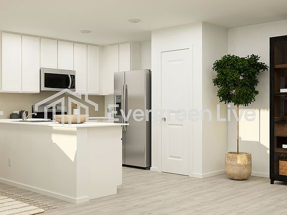 3rd image of 353 Lago Ln